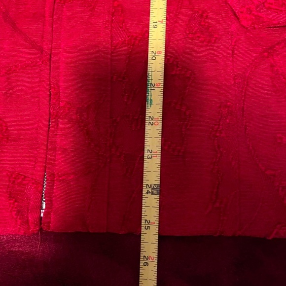 RED VELVET LIKE JACKET WITH FLORAL DETAILS - Picture 8 of 8